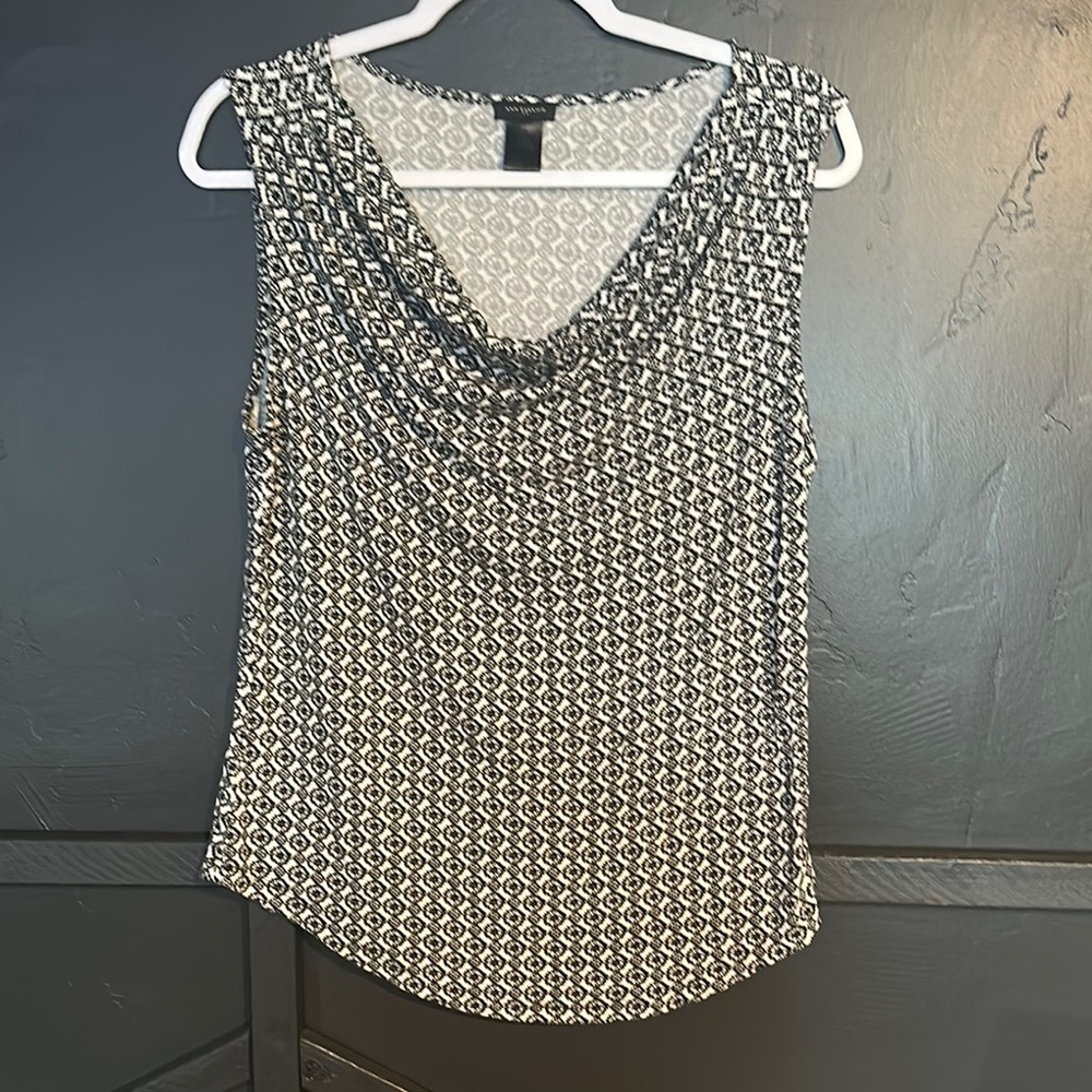 4/$16 Ann Taylor Black and White Patterned Women's Top